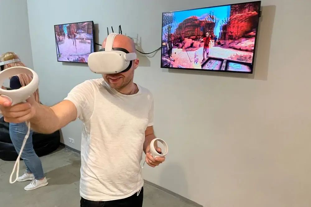 VR ROOM RIGA VIRTUĀLĀ REALITĀTE BRILLES