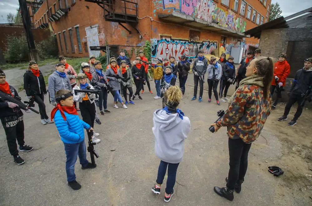 KLASES EKSKURSIJA BĒRNIEM UN JAUNIEŠIEM GUNSnLASERS PARKOS