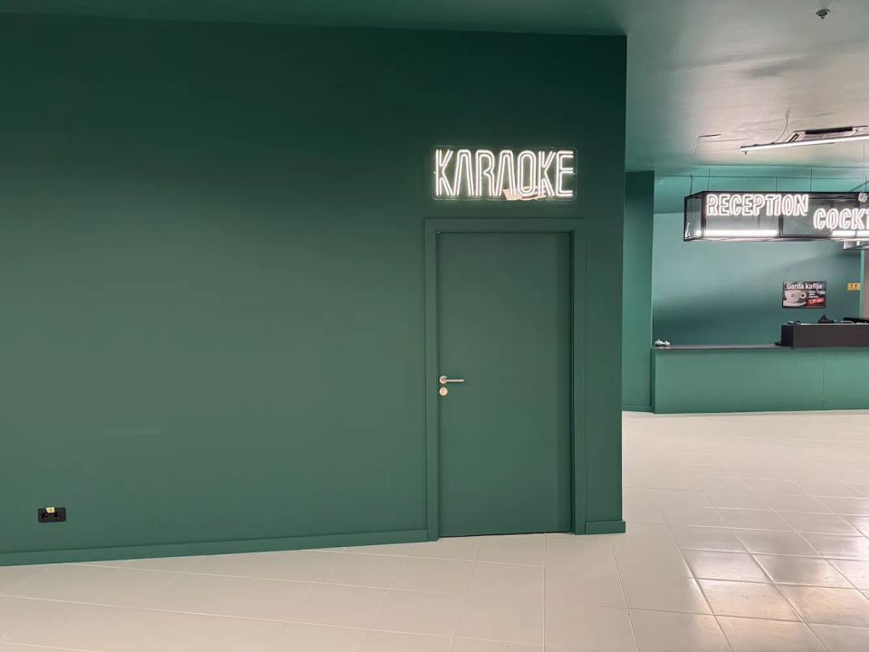 private karaoke rooms at GUNSnLASERS Galerija Centrs