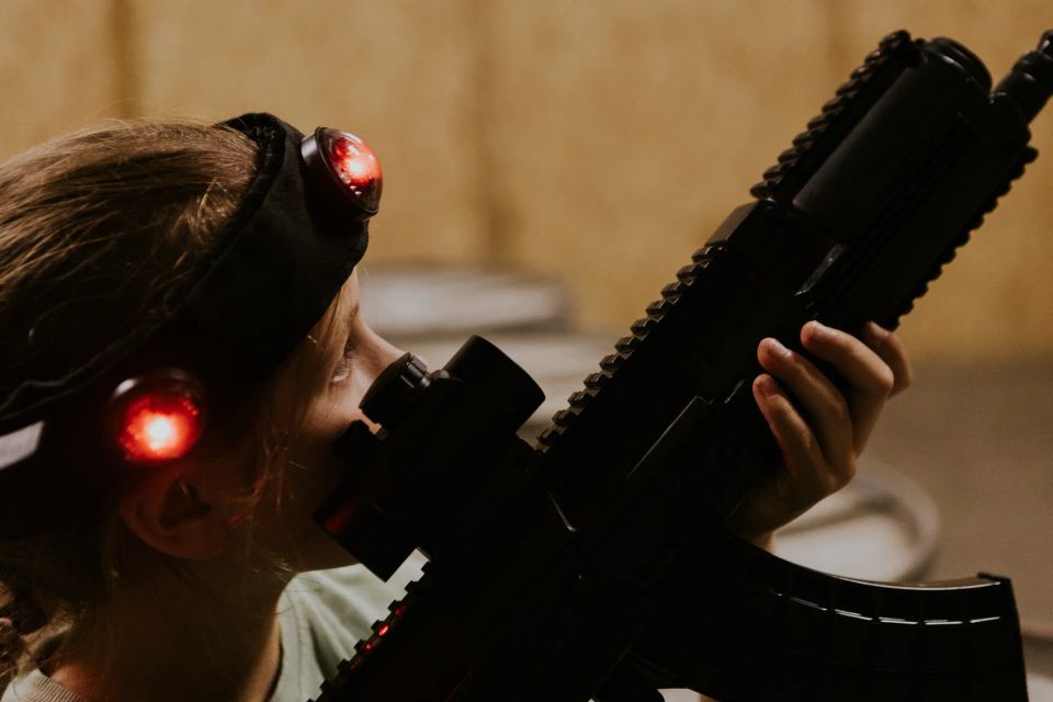 лазертаг в парке развлечений GUNSnLASERS в Югле