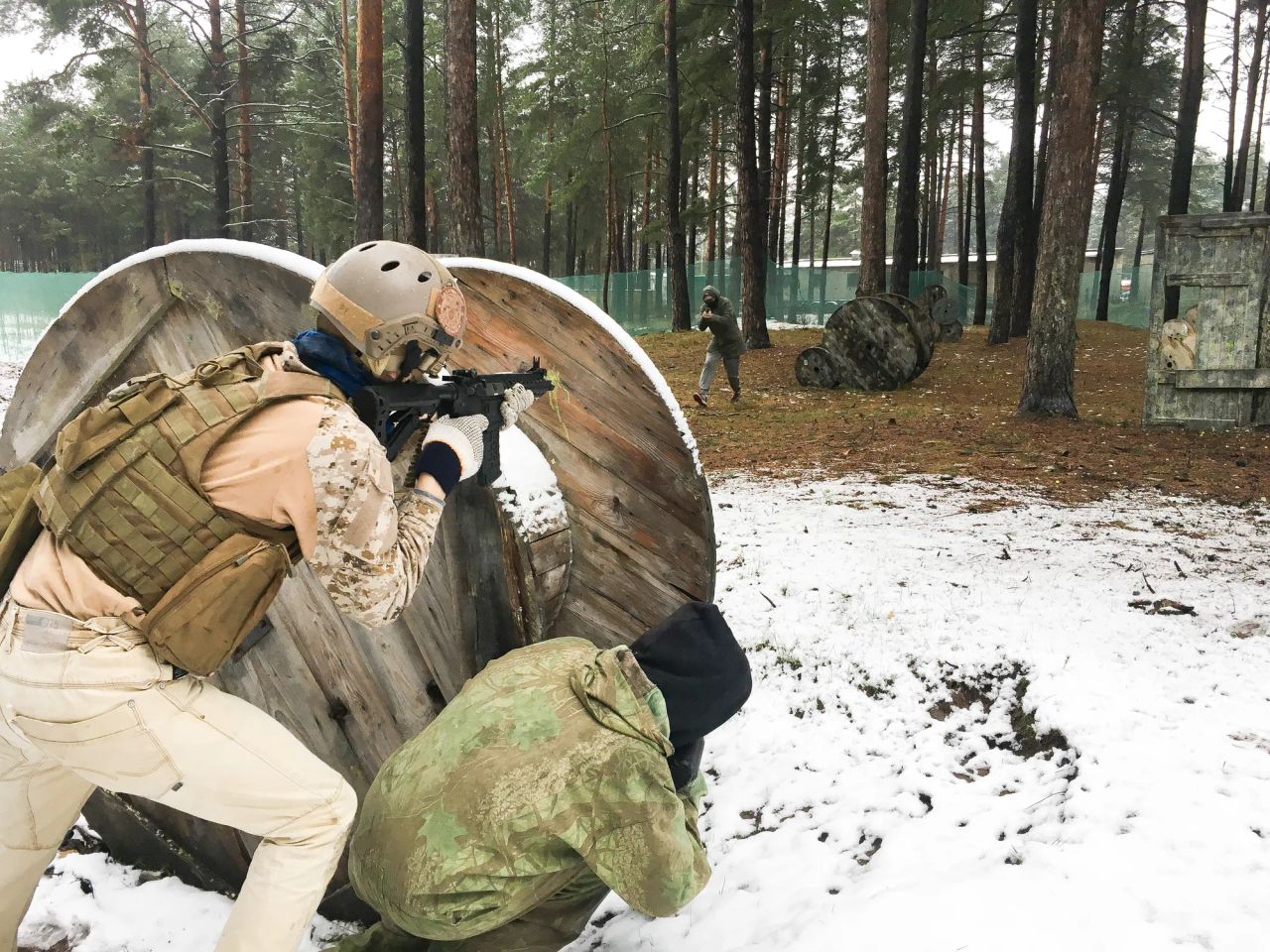 airsoft spēle Mežaparka izklaides parkā