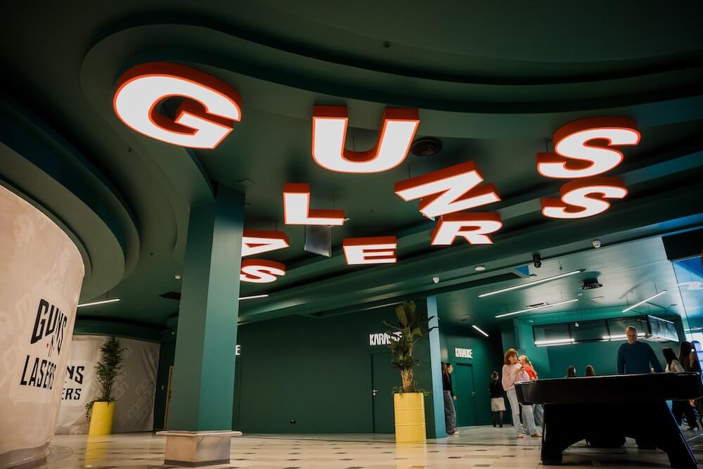 Gaismas burti pie griestiem GUNSnLASERS
